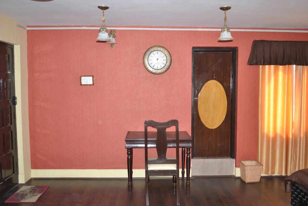 Urban Inn Srinagar Room photo